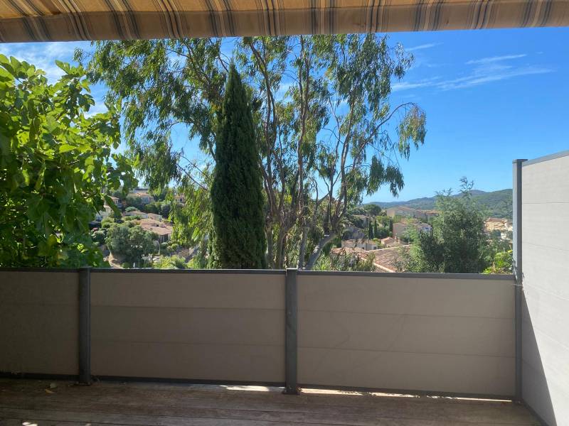 Mazet à vendre avec garage et  chambres avec terrasse et jardin privatif Bormes les Mimosas
