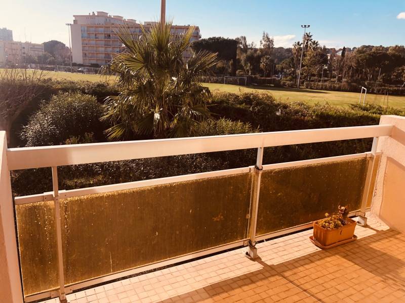 a vendre studio cabine au Lavandou Terrasse au sud var