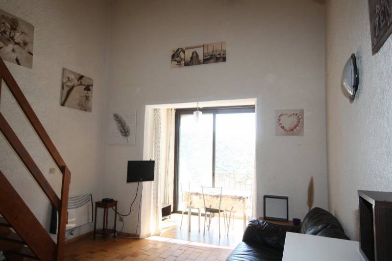 Bel appartement T2 mezzanine avec parking climatisé. Au premier et dernier étage. Bormes-les-Mimosas